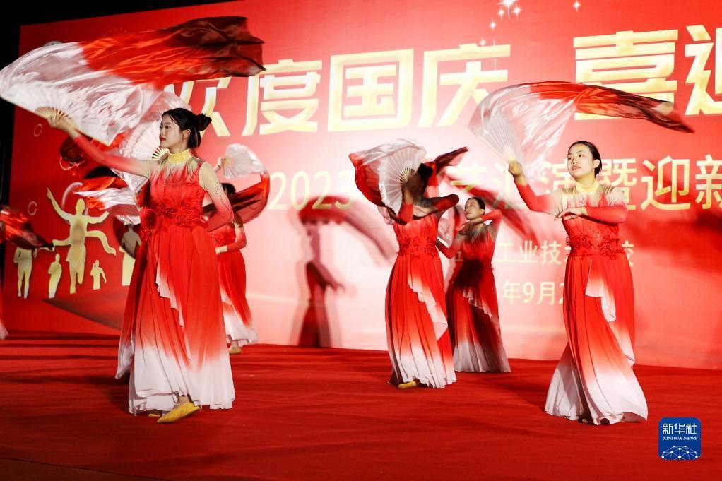 开户免费送体验金白菜
